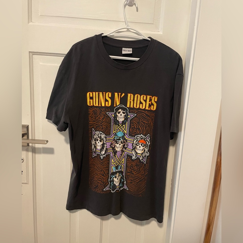Primark Guns & Roses Graphic Tee (size L)